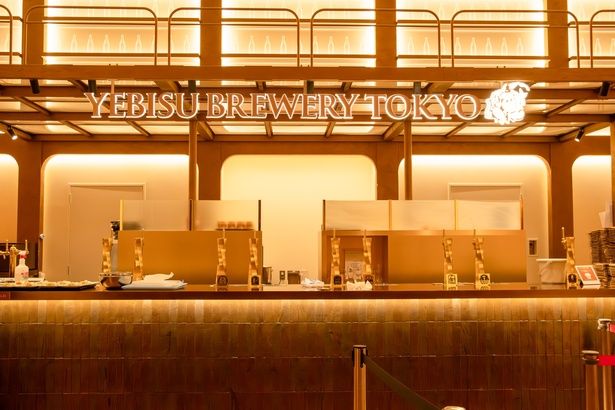 凛とした雰囲気が特別感を演出するタップルームのカウンター