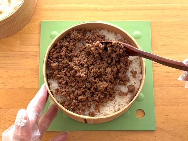 鬼柄そぼろ弁当
