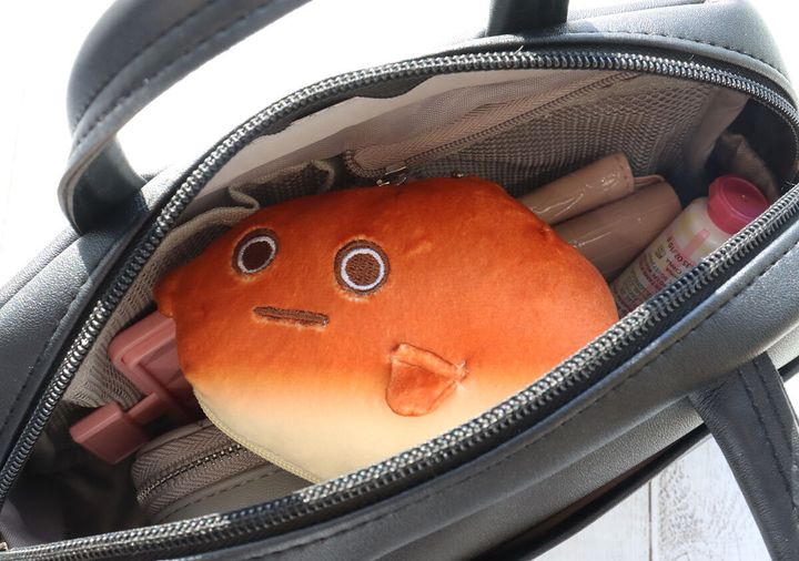 宝島社ムック付録のネオバターロールの妖精ネオバタくん ふわふわぬいぐるみポーチ＆ジップバッグBOOK5