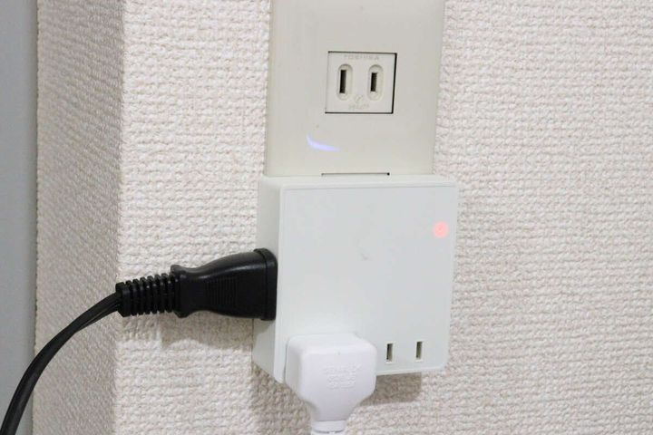 ダイソーの便利な4個口スクエアタップ