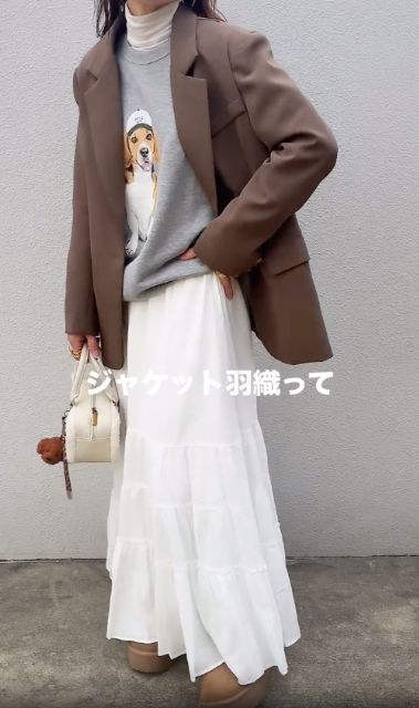 ティアードフレアスカートを着たコーデ