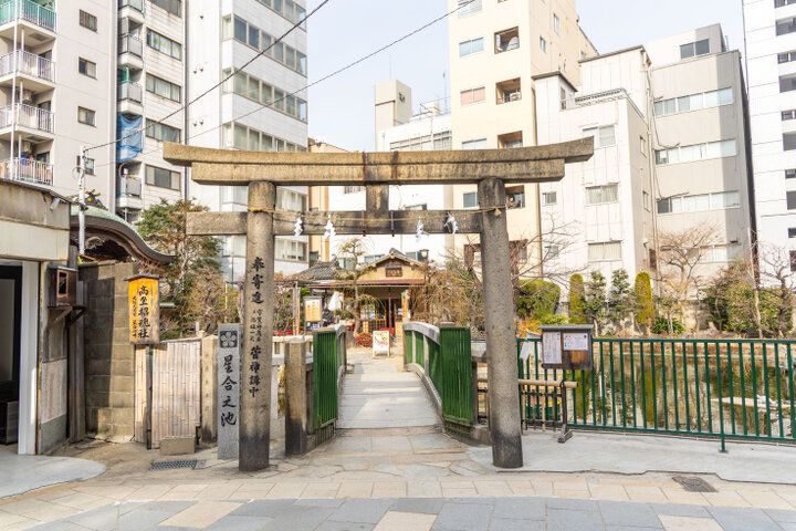 天神橋筋商店街のそばにある梅スポット♪ 梅モチーフの授与品も見つかる「大阪天満宮」