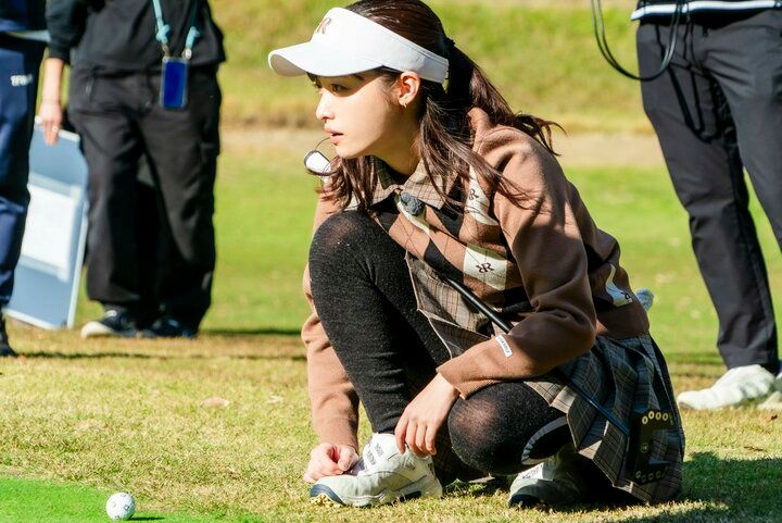 【写真・画像】橋本環奈がおかしくなっちゃった！？紙一重…運命別れたバーディーパット後に見せた“悔し踊り”に大反響 1枚目