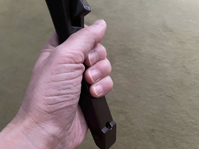 ダイソー 回転式ほこり取り しっかりつかめる持ちやすい柄