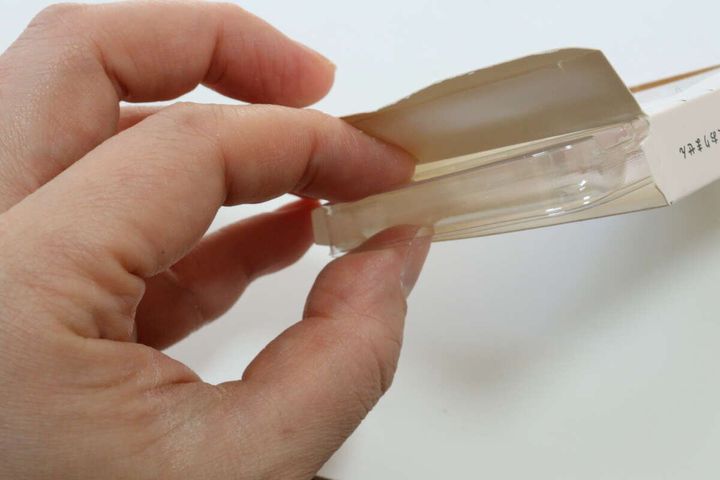 ネイルチップ アーモンド グラデーションラメ 12P 開封