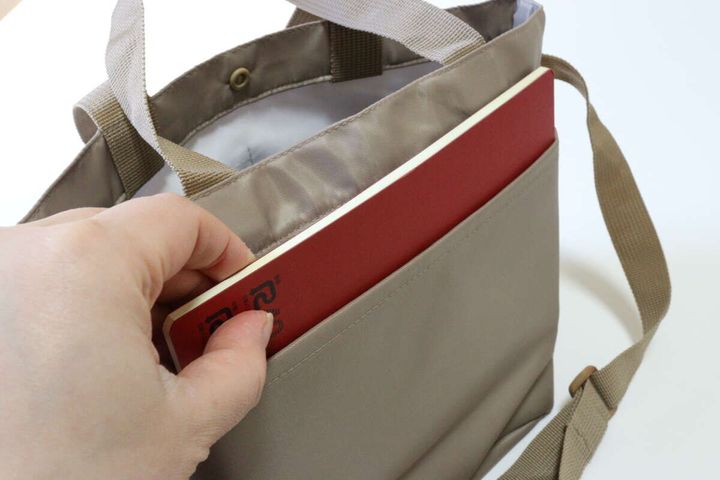 お散歩バッグ ワイドな外ポケット