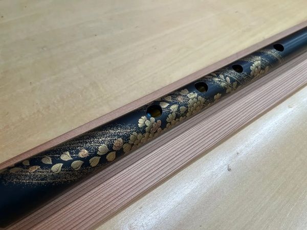 【東京都中央区】異なる分野の日本文化の表現者が集う舞台公演「悠久の美 ― 漆・能・音の饗宴」開催