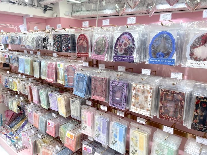 「fanfancy+ with GiGO 池袋3号館」グッズ棚