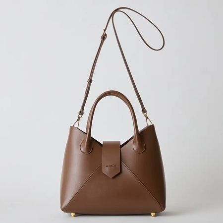 セレモニーはもちろん仕事やプライベートにも活躍する、HASHIBAMIのバッグを紹介