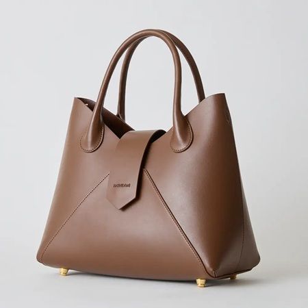 セレモニーはもちろん仕事やプライベートにも活躍する、HASHIBAMIのバッグを紹介