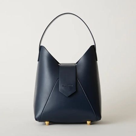 セレモニーはもちろん仕事やプライベートにも活躍する、HASHIBAMIのバッグを紹介