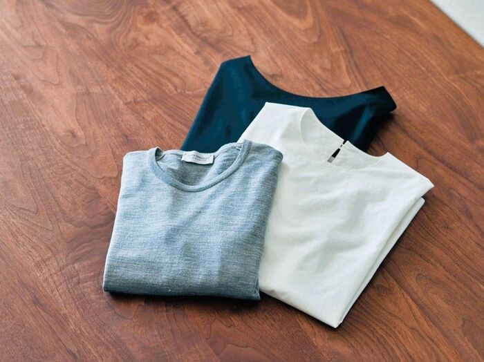 〈58歳の一人暮らし〉洋服はいつも同じ印象でいい。自分が落ち着く3色を、数枚だけで大丈夫