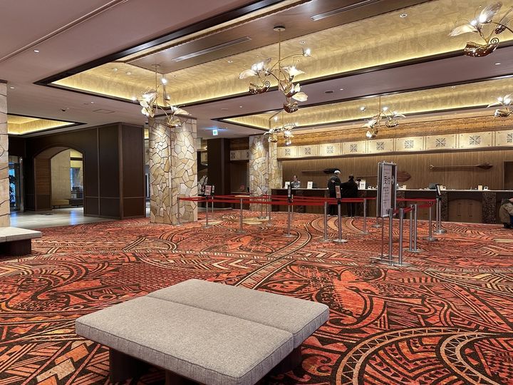 「ホテルハワイアンズ」のロビーもモダンにリニューアル