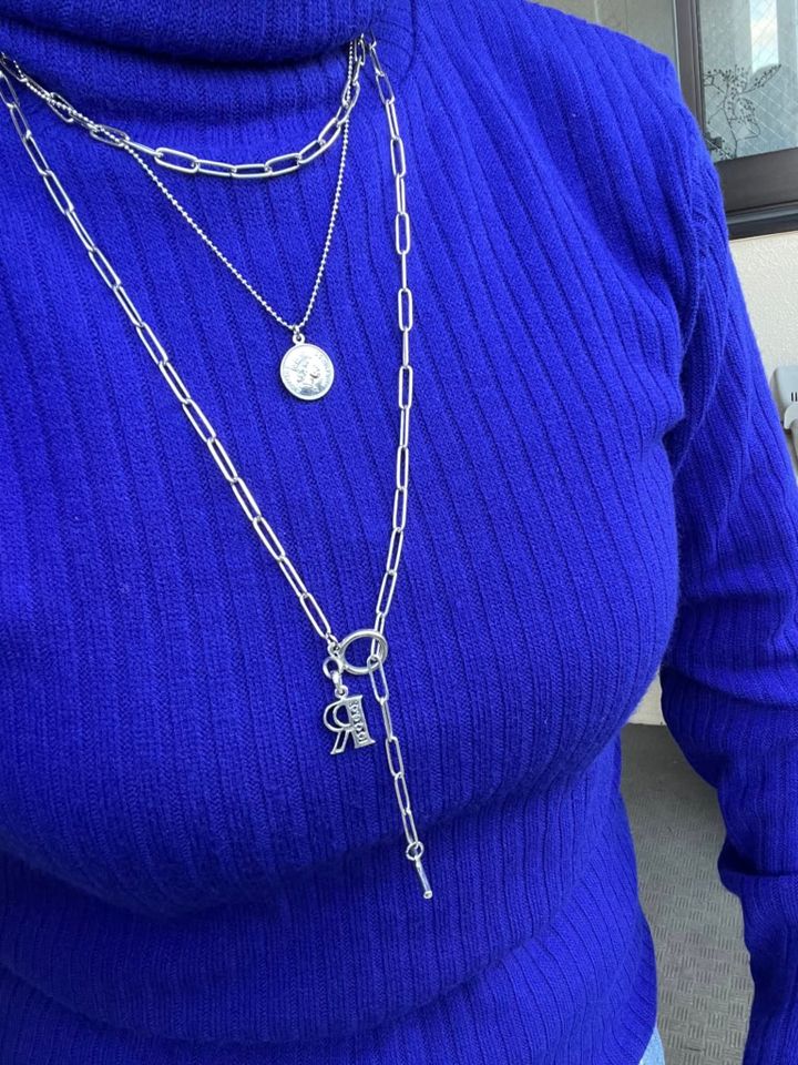 加藤理恵さんの青コーデ