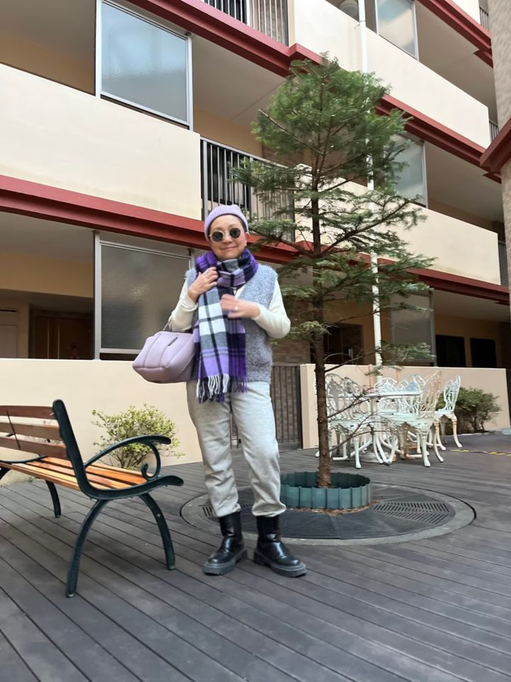 加藤理恵さんの紫コーデ