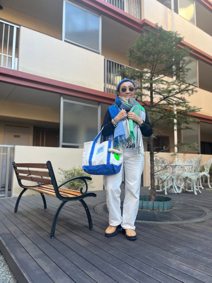 加藤理恵さんの青コーデ