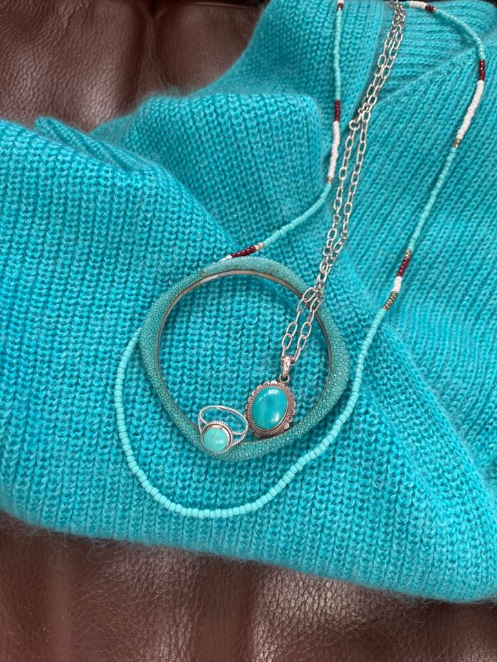 加藤理恵さんの青コーデ