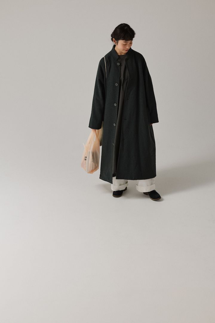 “モノトーン”のお手本コーデ5選。素材や差し色でバランスよく【FUDGE FRIEND おしゃれさんの毎日コーディネート】