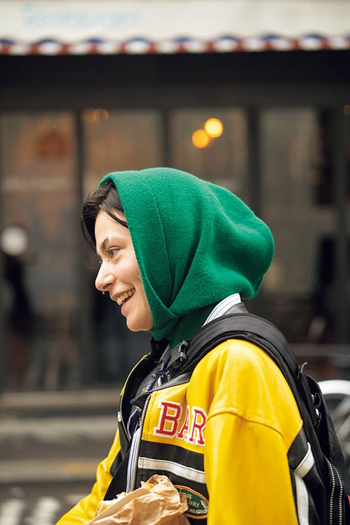 おしゃれでヌクヌク！パリジェンヌとロンドンガールのあったか小物の使い方