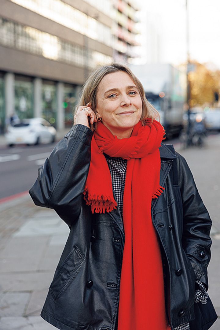 おしゃれでヌクヌク！パリジェンヌとロンドンガールのあったか小物の使い方