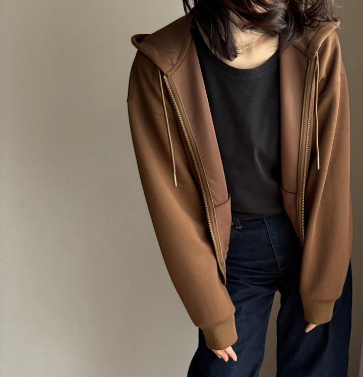 画像: ブラウンパーカ ✕ デニム