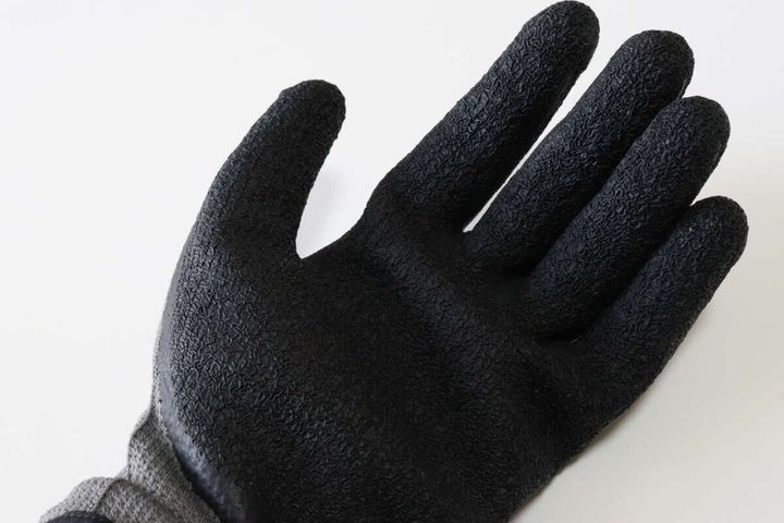 ダイソーの防寒天然ゴム背抜き手袋（L）の手のひら