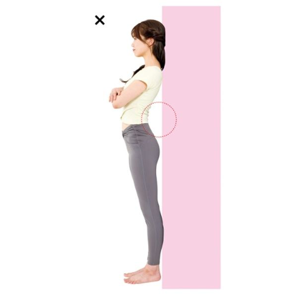 反り腰 (C)かなぺ／KADOKAWA