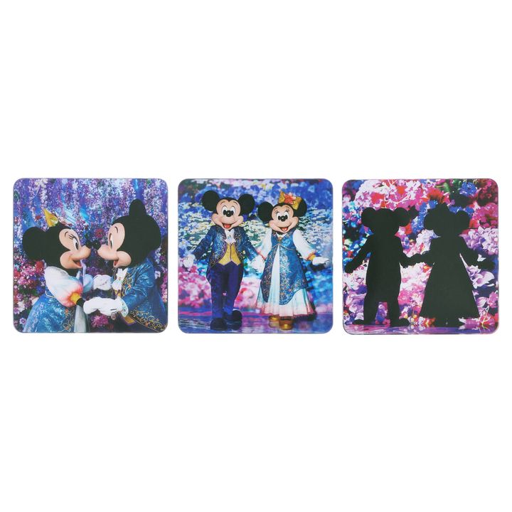 スクエア型のプレートに蜷川実花撮り下ろし作品がプリントされたマグネット3種