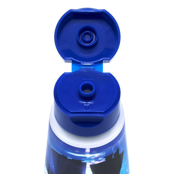 持ち歩きに便利なサイズのハンドクリームチューブ本体