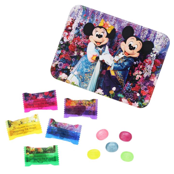 ファンタジースプリングスの仲間たちが微笑む、コレクションしたくなる美しいキャンディー缶