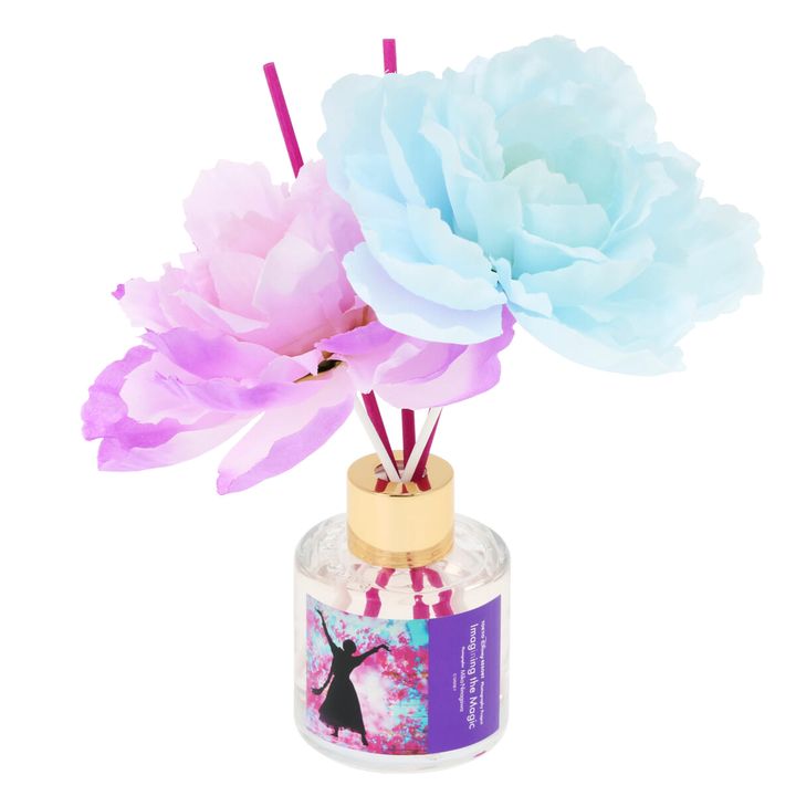 「ラプンツェル」を象徴するパープルのお花がスティックの先端に飾られた様子