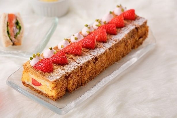 第一弾では「あまおうナポレオンパイ」が登場