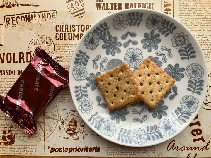 DAISO(ダイソー)：エヌエス チョコクリームサンドクラッカー 10個