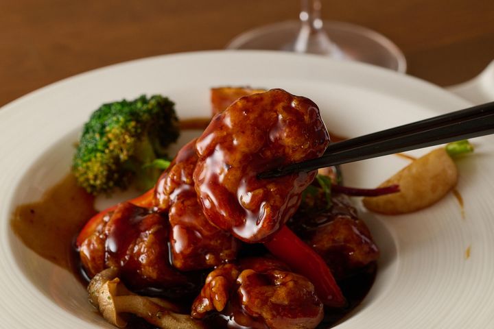 黒酢酢豚、揚げ野菜添え