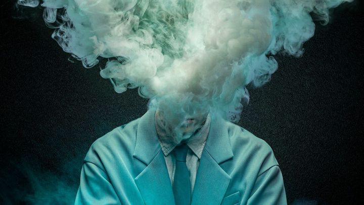 1960年に公開された東宝映画『ガス人間第１号』をシリーズとしてリブート。ガス化した人間による連続殺人事件をモチーフにしたクライム・サスペンス。『新感染』の大ヒットで知られる韓国のトップクリエーター、ヨン・サンホ監督を脚本・プロデューサーに迎え、片山慎三が監督を務める。主演の小栗旬、蒼井優ほか、広瀬すず、林遣都、竹野内豊など豪華キャスト陣も話題。