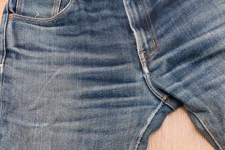 【アイアンハート21oz】バイク乗りが20年愛用し続ける理由。自立するほどタフなデニムの魅力