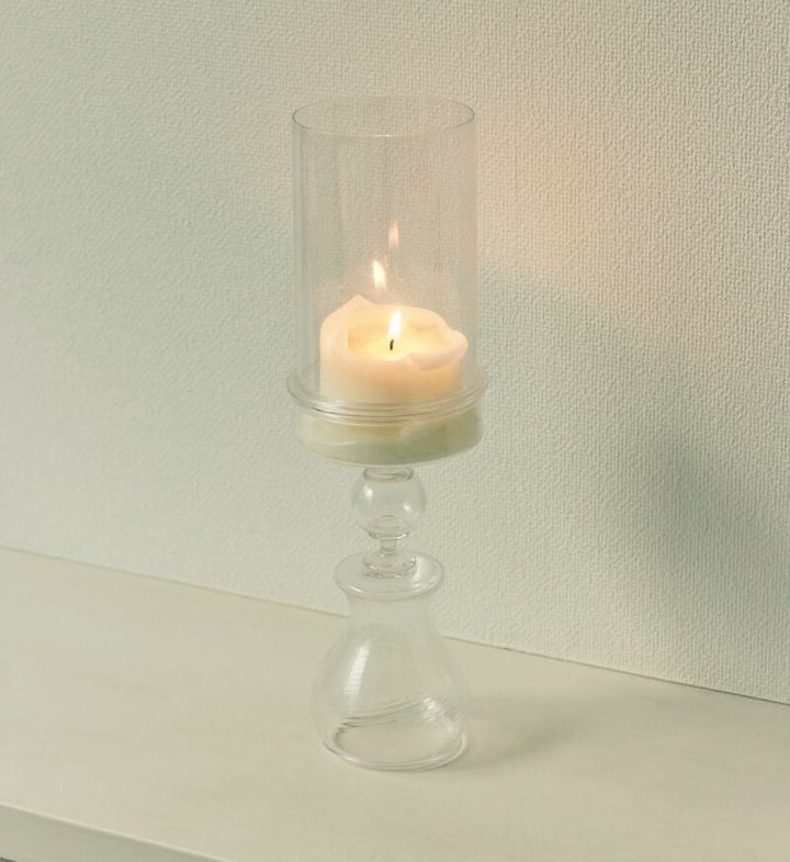 ドラマチックなキャンドルホルダーは 辻野 剛さんの手による作品