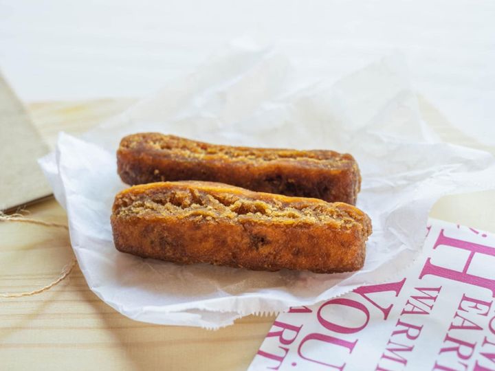 All About ニュース編集部が全国250人を対象に実施した「お土産に関するアンケート」の調査結果から、熊本県らしさを感じる「熊本県のお土産」ランキングを発表！ 2位「黒糖ドーナツ棒」を抑えた1位は？ ※画像はイメージです