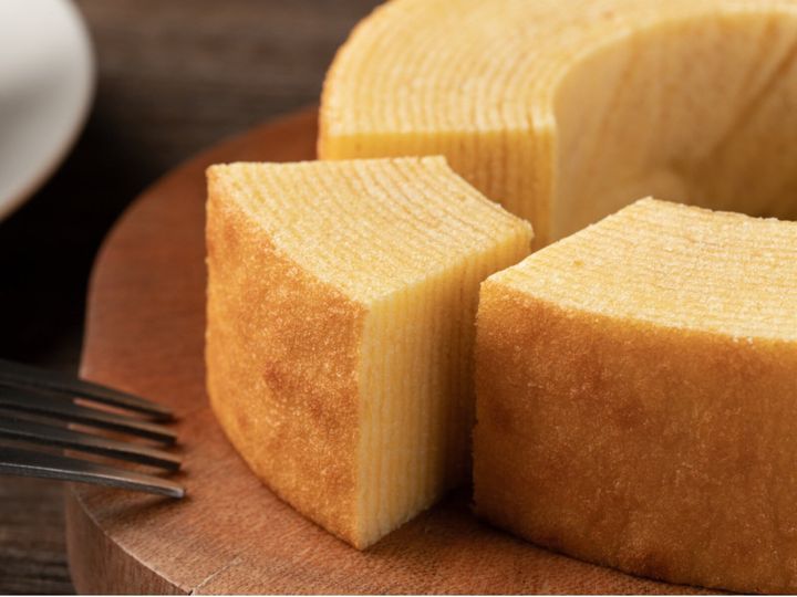 All About ニュース編集部が全国250人を対象に実施した「センスがいいお土産に関するアンケート」の調査結果から、センスがいいと思う「静岡県のお土産」ランキングを発表！ 2位「治一郎のバームクーヘン」を抑えた1位は？ ※画像はイメージです