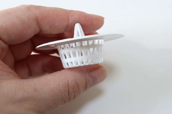 水切れが良い洗面台のごみガード 形状