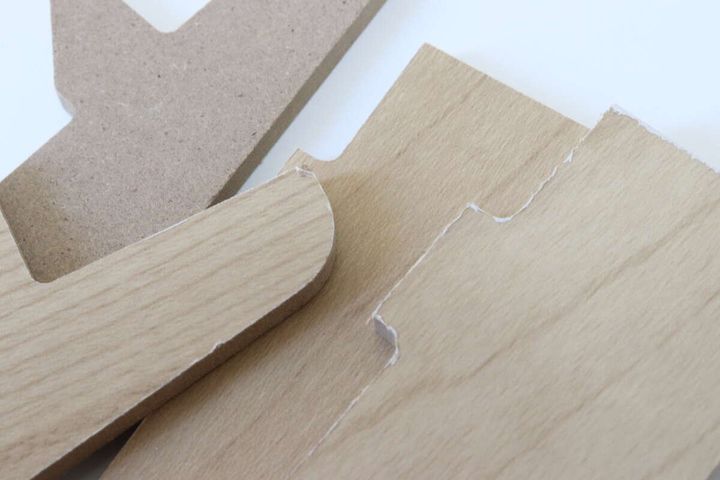 セリアのディスプレイスタンド アーチ型の材質