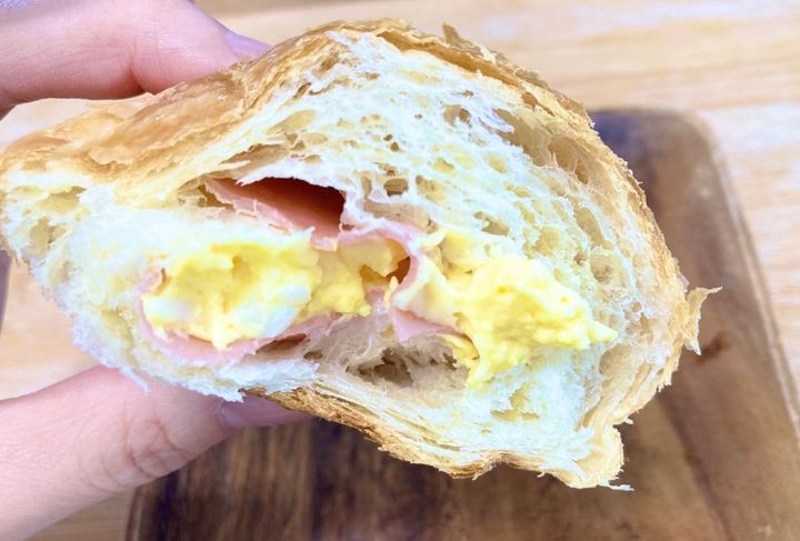 パン屋さんの味と言っても過言ではない！？【ローソン】シンプルだけどめちゃくちゃハマる新作パン