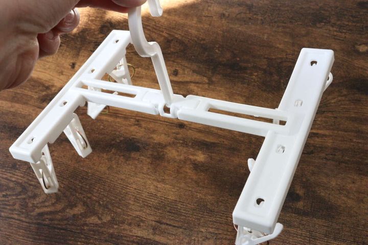 折り畳みハンガー（8ピンチ付） 展開時