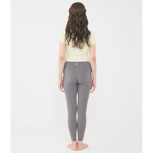 お尻をキュッと締める (C)かなぺ／KADOKAWA