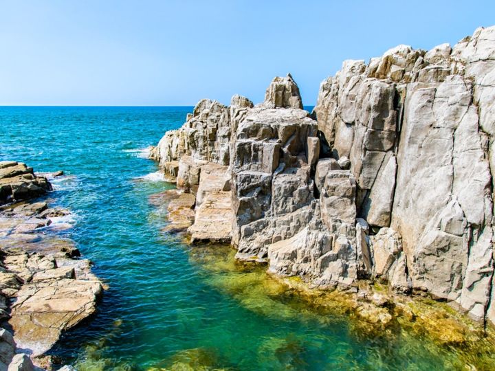 All About ニュース編集部が全国250人を対象に実施した「国内旅行先に関するアンケート」の調査結果から、長期休みに行きたいと思う「福井県の旅行先」ランキングを発表！ 2位「東尋坊」を抑えた1位は？