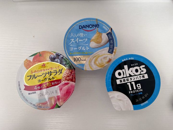 ダノンジャパンは、ヨーグルトシリーズ「ダノン 大人の賢いスイーツヨーグルト」から新フレーバーの「チーズフロマージュ＆ハニー」を2日から全国のコンビニで発売しました。9日からはスーパーでも発売されます。価格は税込み159円です。