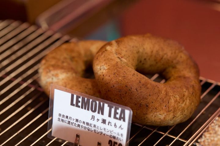 こちらも日替わりの「月ヶ瀬れもん」350円。店主の奥さまの実家である奈良県月ヶ瀬（つきがせ）の紅茶を使っている