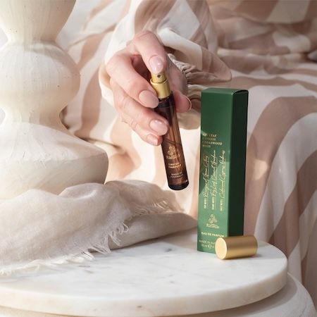 全5種の魅惑的な香り。アーバンリチュエルから「アポセカ オードパフューム」発売