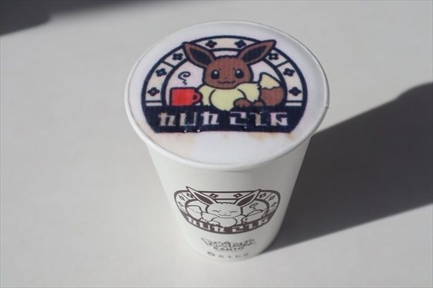 イーブイカフェのラテアートドリンク(800円)