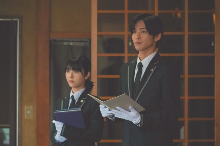 映画『ほどなく、お別れです』より美空（浜辺美波）と漆原（目黒蓮）